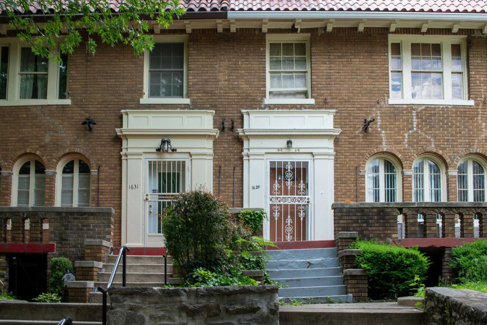Historic brick rowhomes in Washington, DC